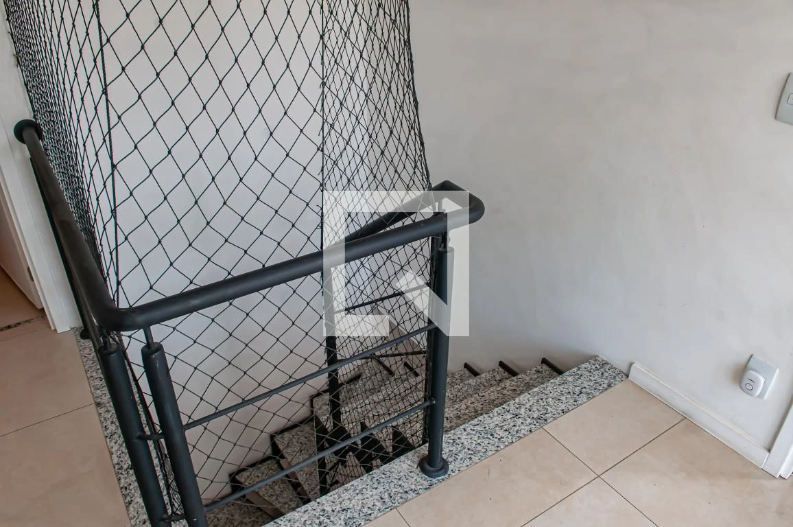 Walk-in closet in a 3-bedroom apartment, 130 m² — photo 34