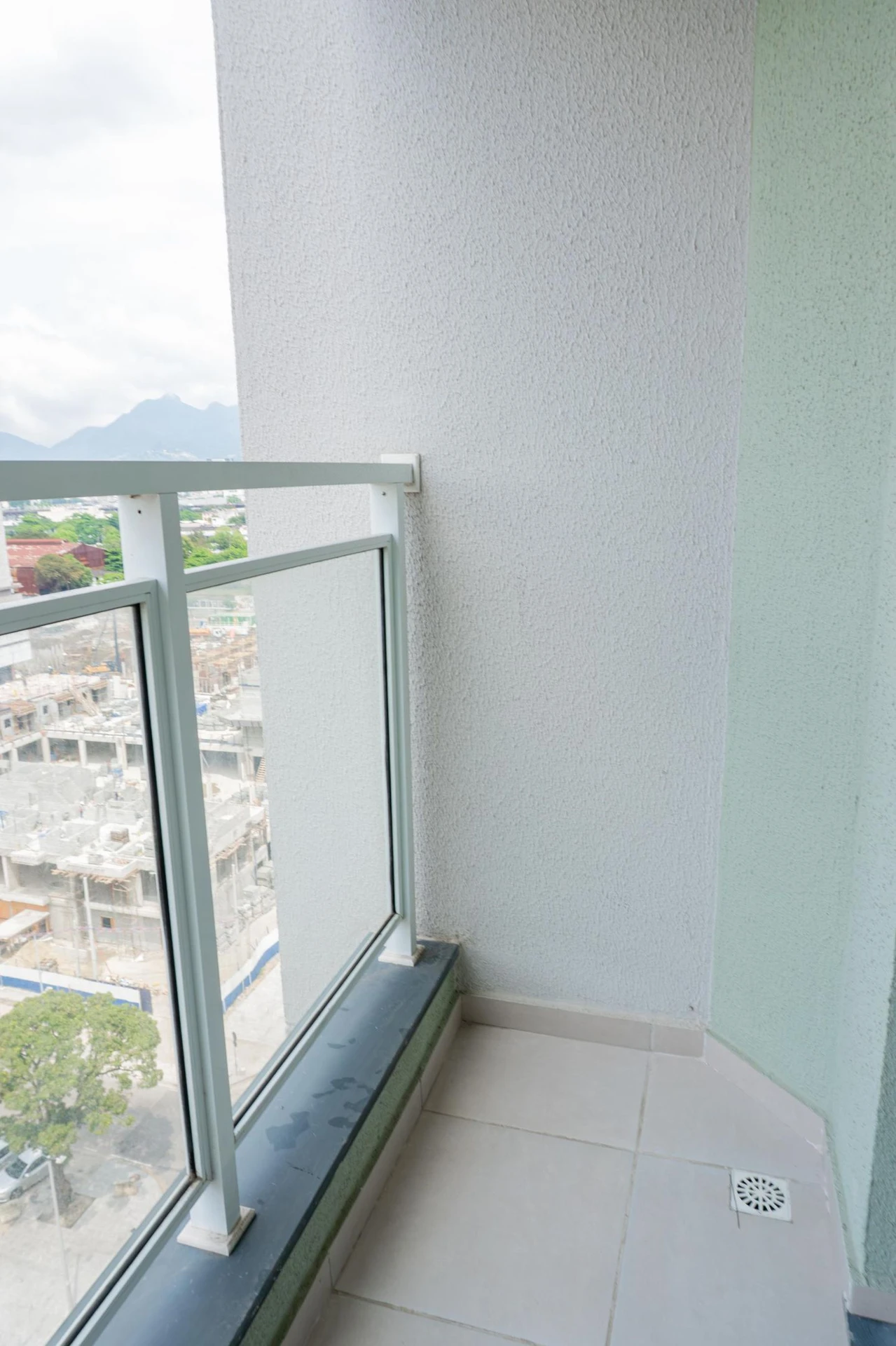 2-bedroom apartment with a mountain view in Rio de Janeiro — photo 6