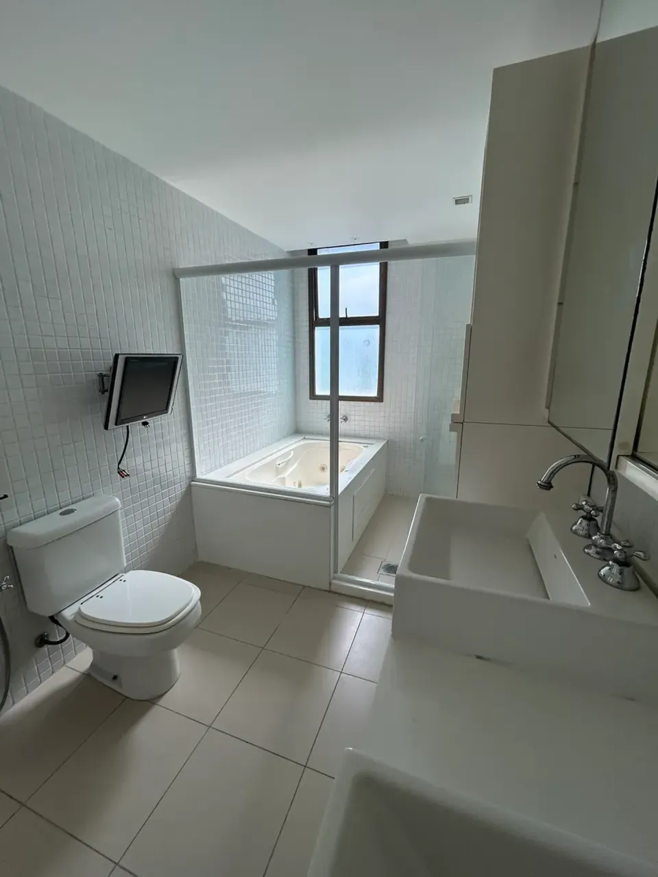 Apartamento de 233 m² com 4 quartos e cozinha americana — photo 2