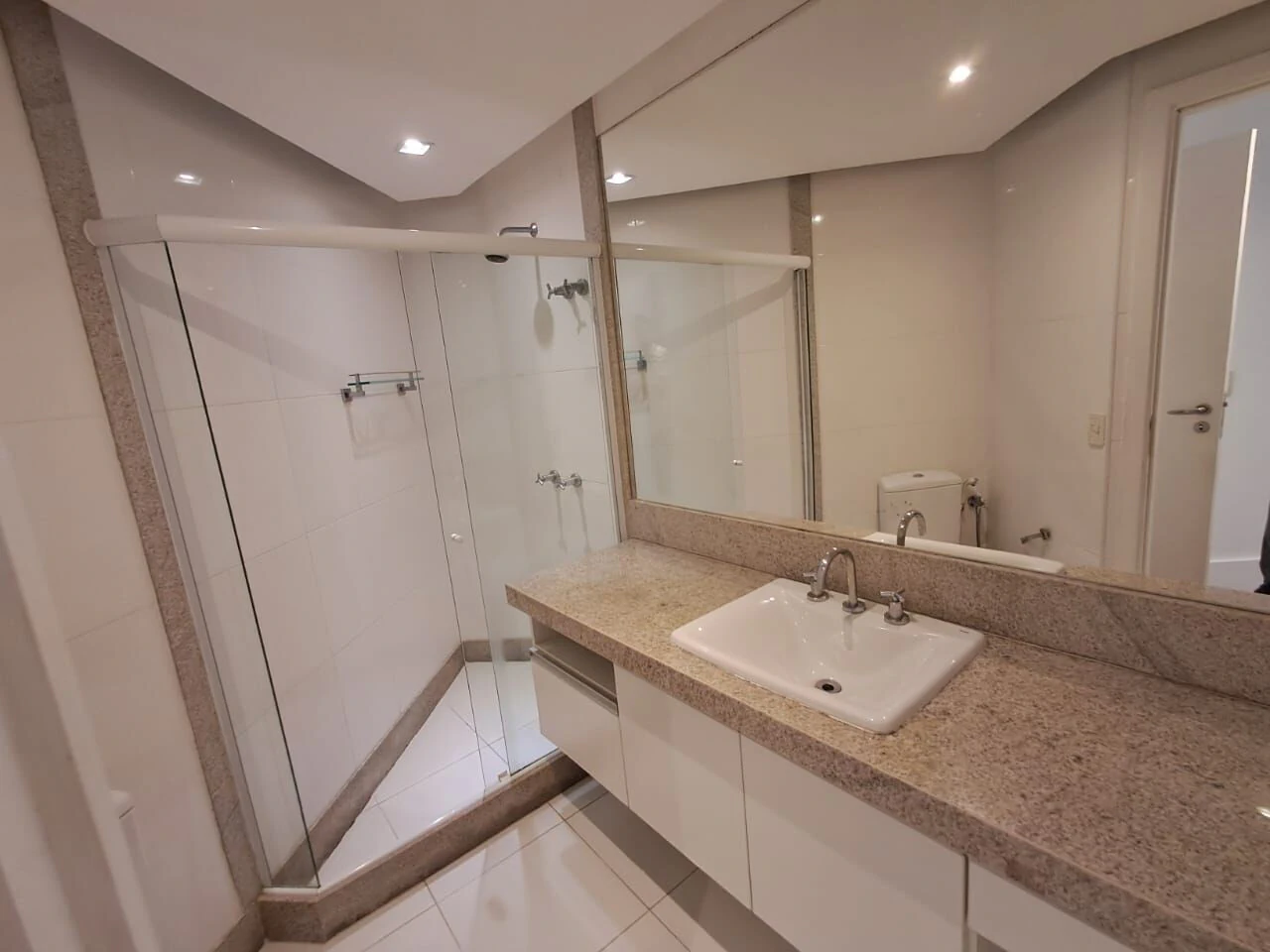 4-suite apartment with 370 m² and private BBQ area — photo 15