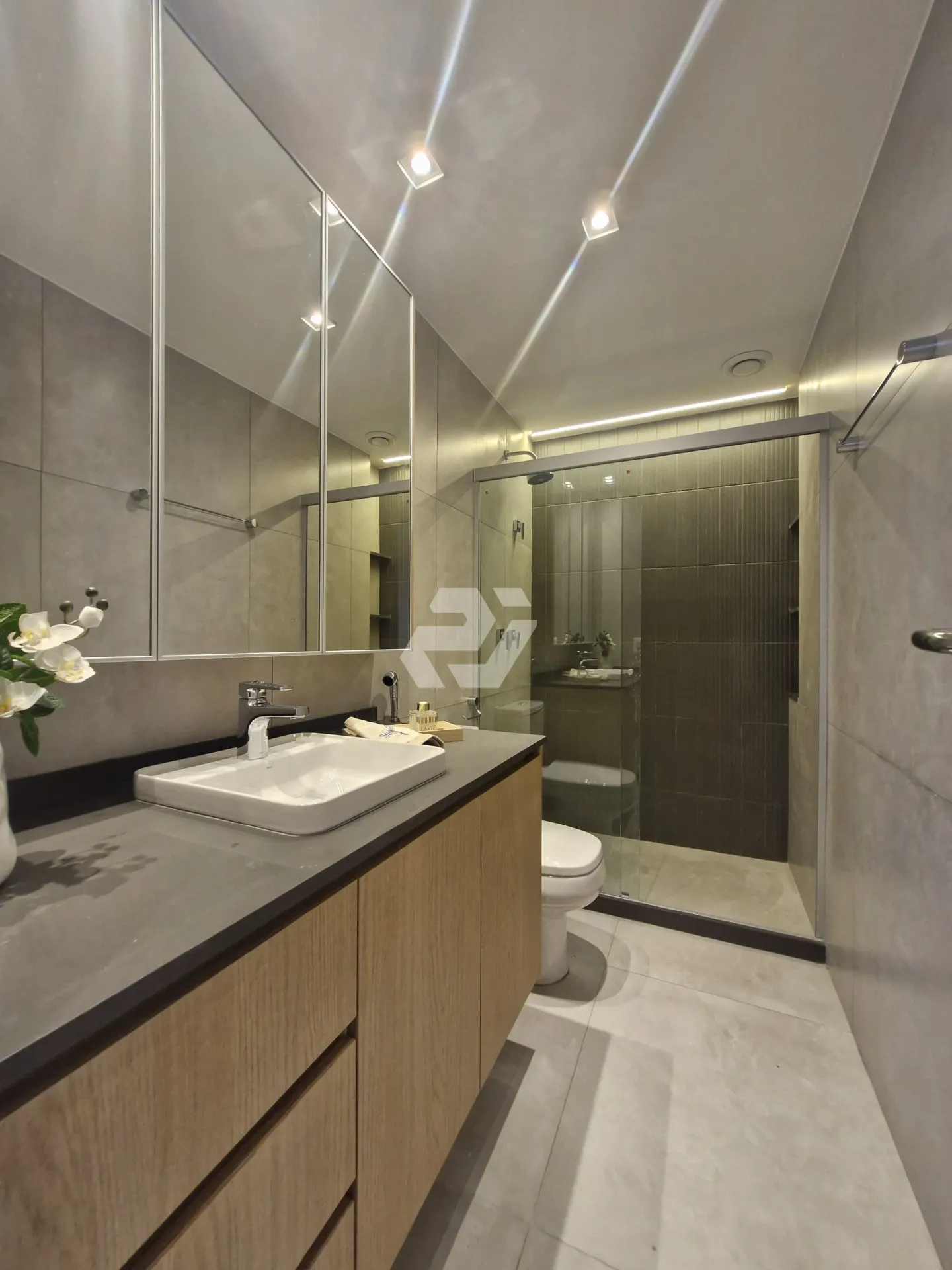 Apartamento mobiliado com 3 quartos, 2 banheiros e 121 m² — photo 26
