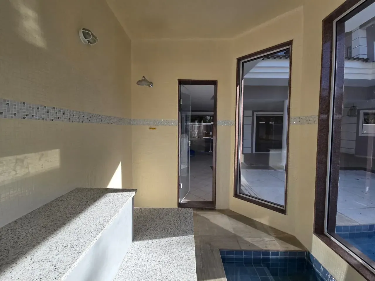 Будинок на 450 м² з 4 спальнями та кухнею з газом — photo 51