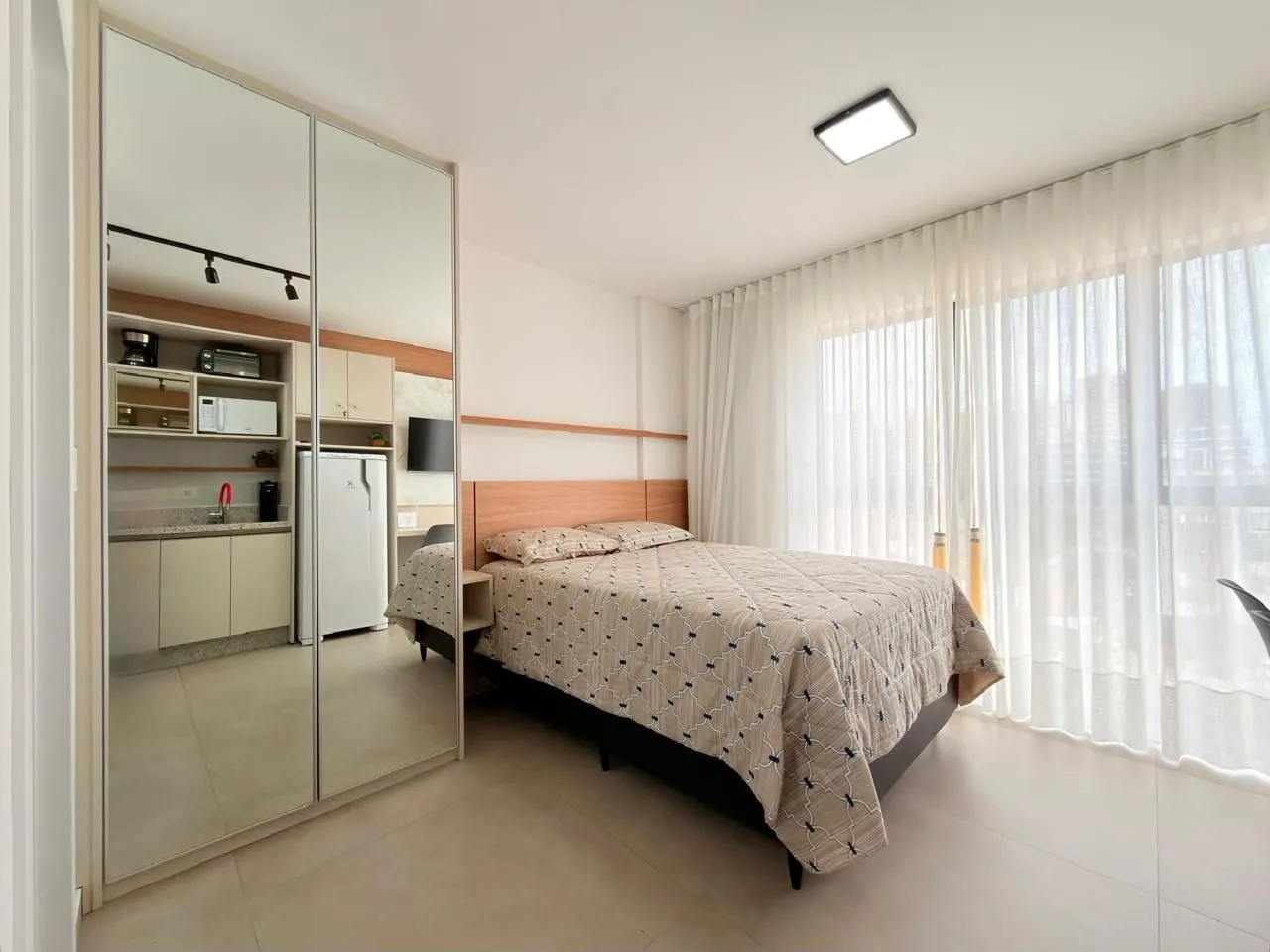 Furnished 36 m² studio with 1 bedroom and 1 bathroom — photo 2