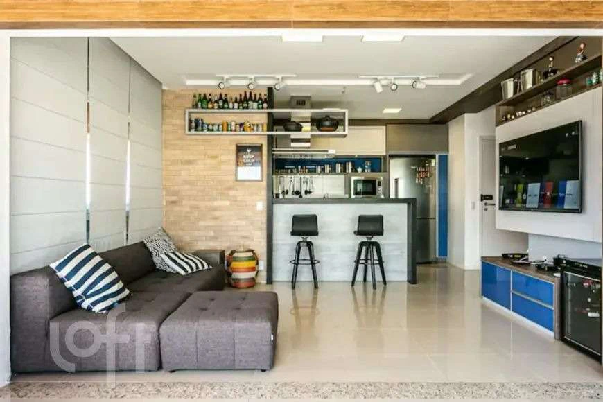 Top-floor apartment with 3 bedrooms and 180 m²