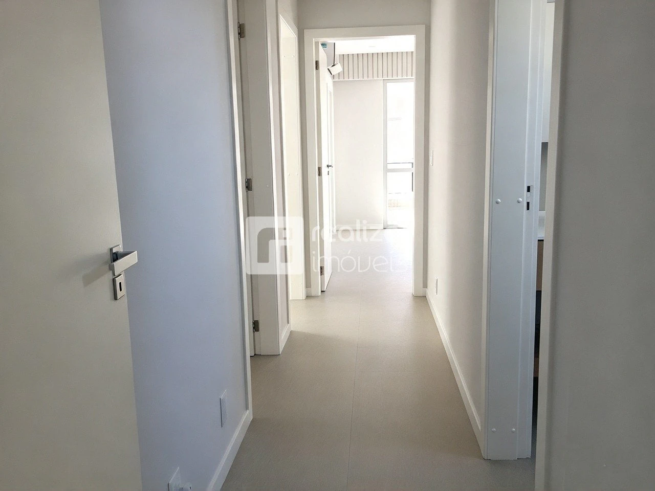 3-bedroom apartment with a private pool in Florianópolis — photo 9