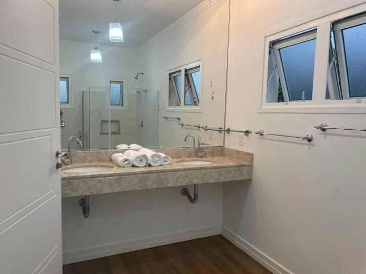 Ванна та 4 спальні: будинок 258 м² — photo 42