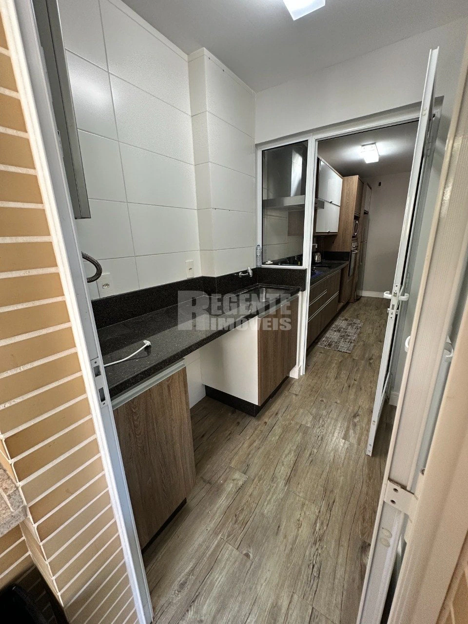 Furnished apartment, 87 m², with a grill on the balcony — photo 9