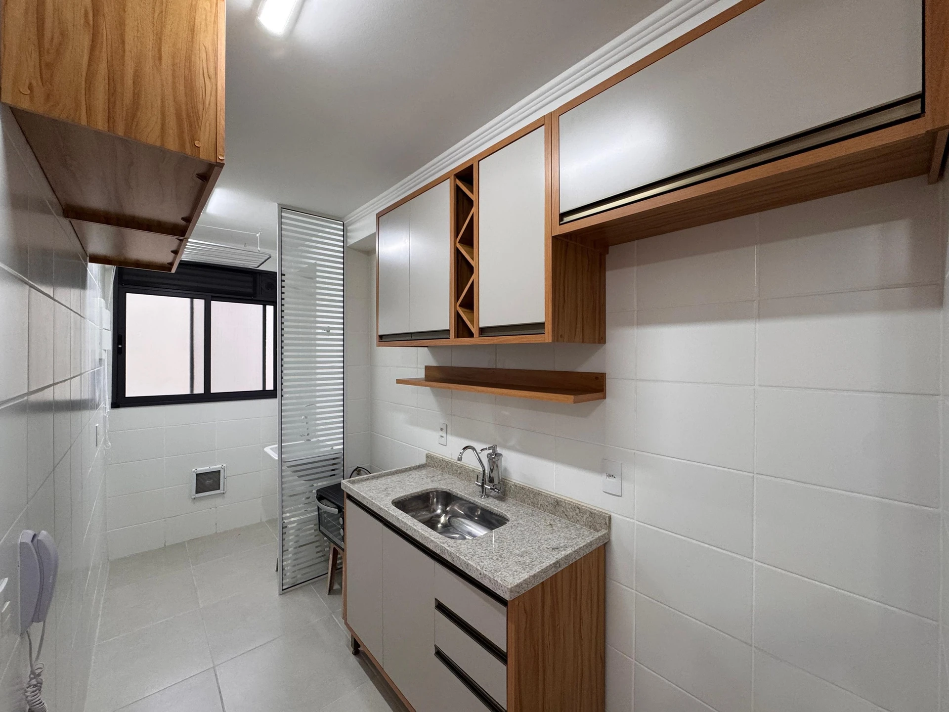 Apartment, 55 m², with wood or laminate floors — photo 3