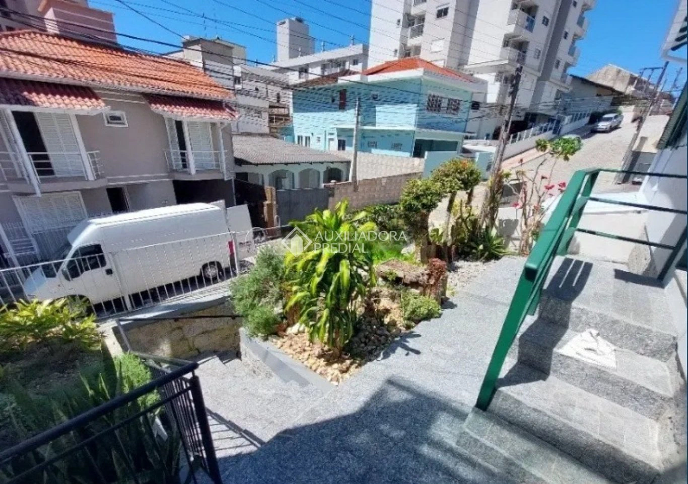 Garden in a 3-bedroom house, 65 m² — photo 13