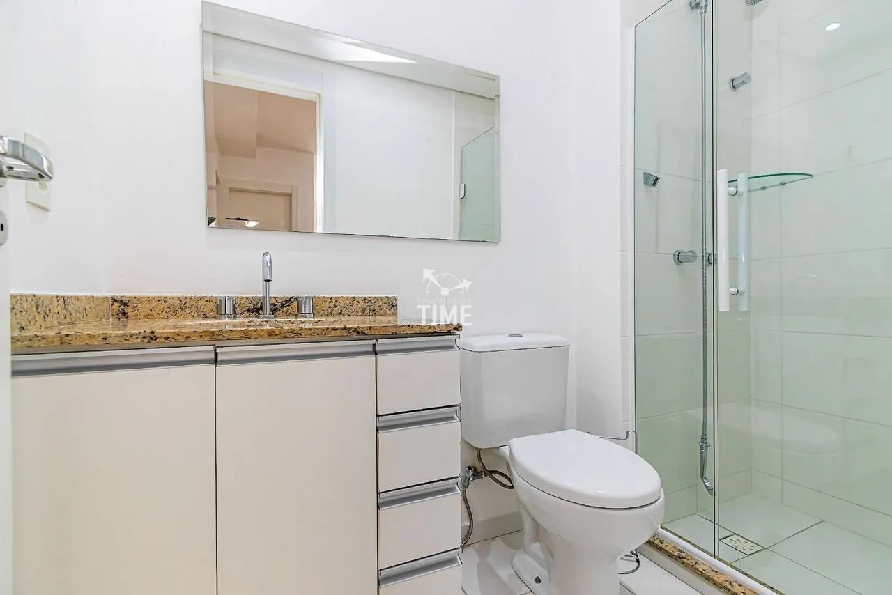 Wood or laminate floors in a 3-bedroom apartment, 78 m² — photo 25