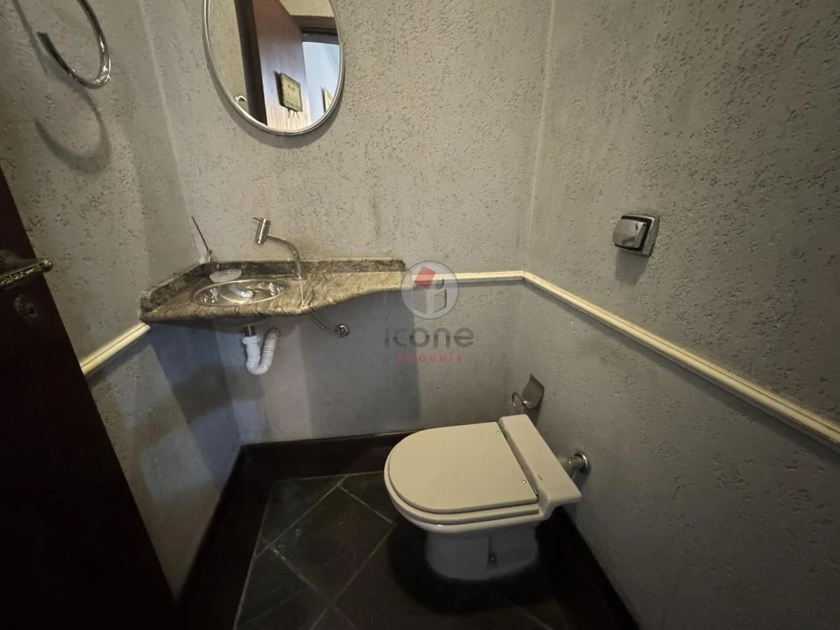 3-bedroom house with a bathtub in Curitiba — photo 38