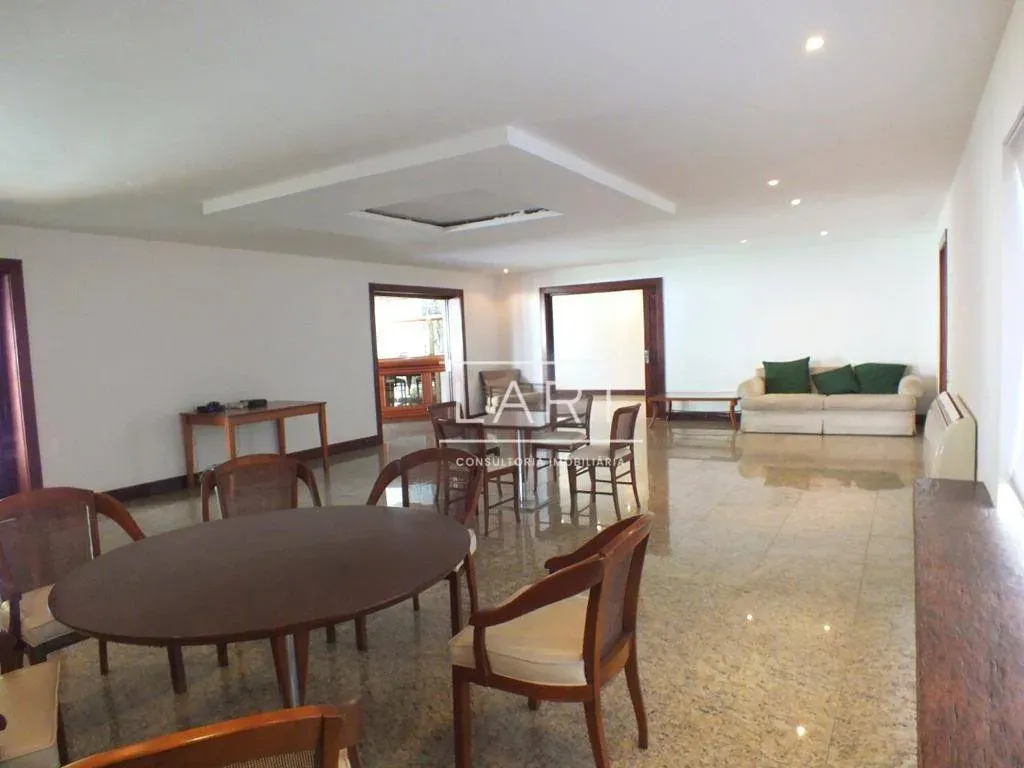 House with 4 bedrooms and 5 bathrooms, 962 m² and 2 parking — photo 13