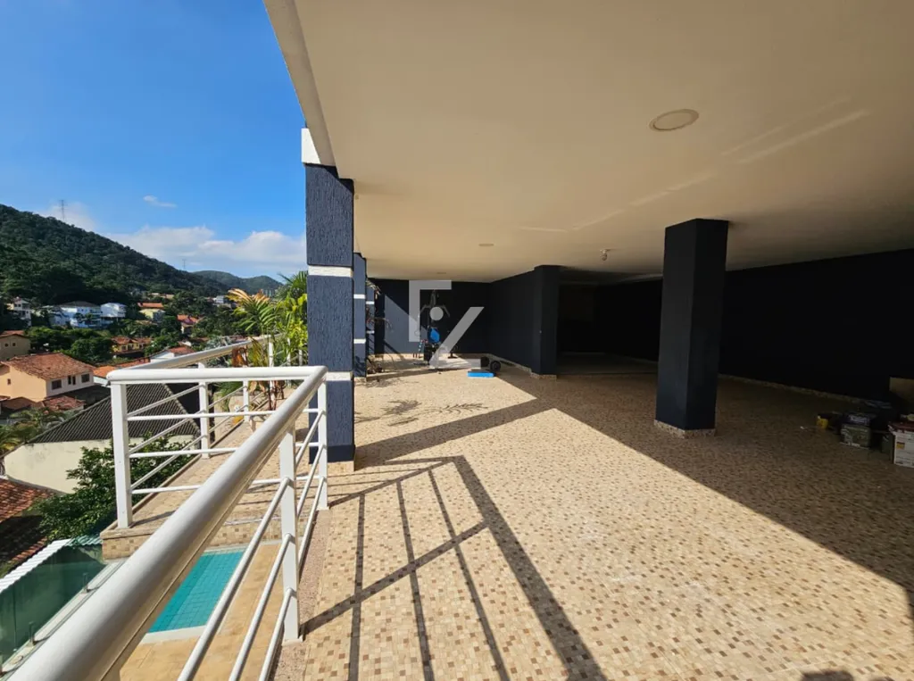 House with 5 bedrooms and mountain views — photo 24