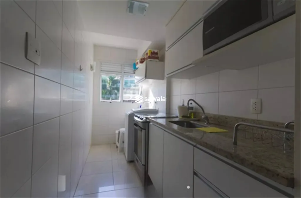 Apartment with 2 bedrooms and enclosed glass balcony — photo 2