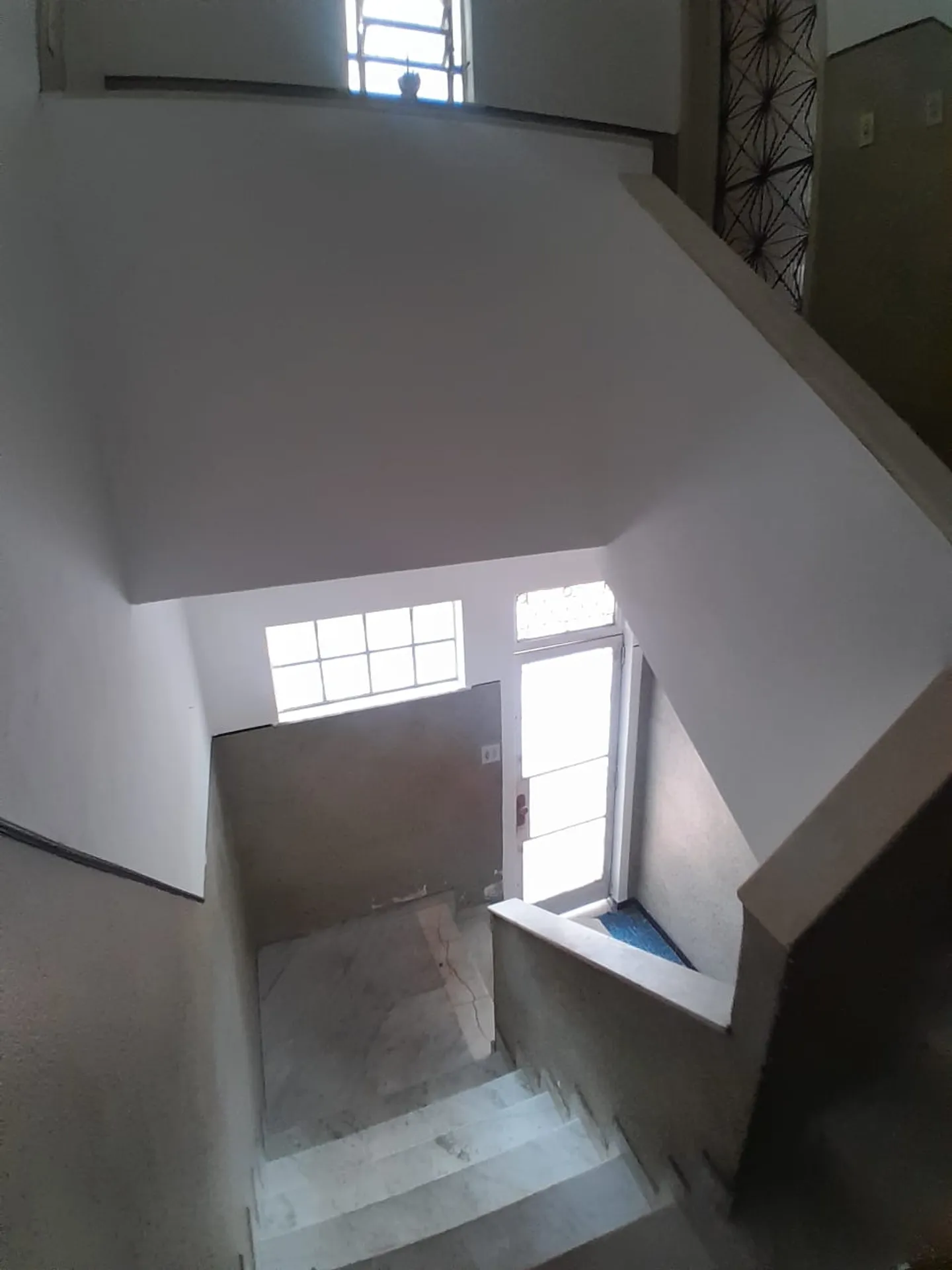 Apartamento de 3 quartos com armários planejados na cozinha — photo 29