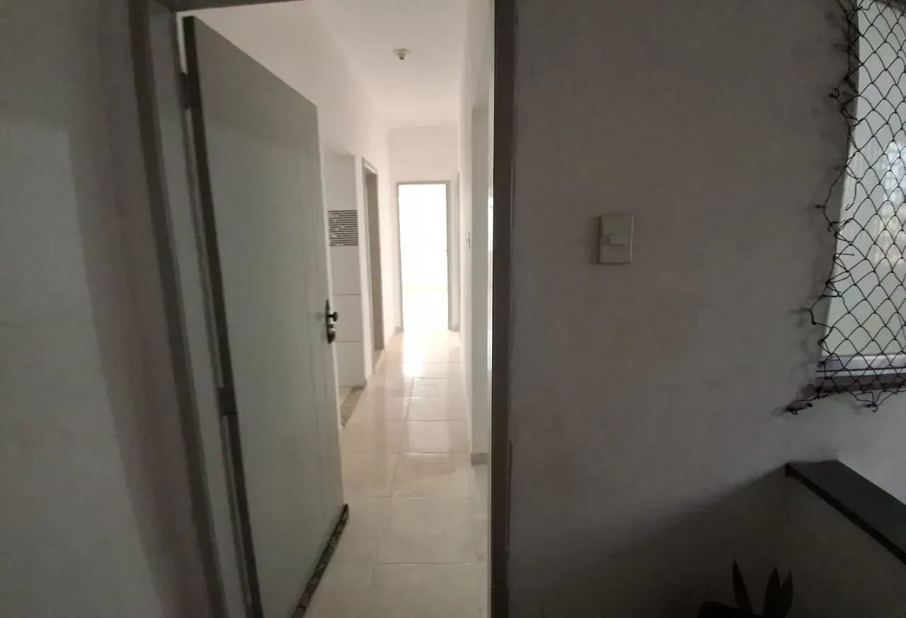 2-bedroom apartment with 1 bathroom, no parking — photo 16