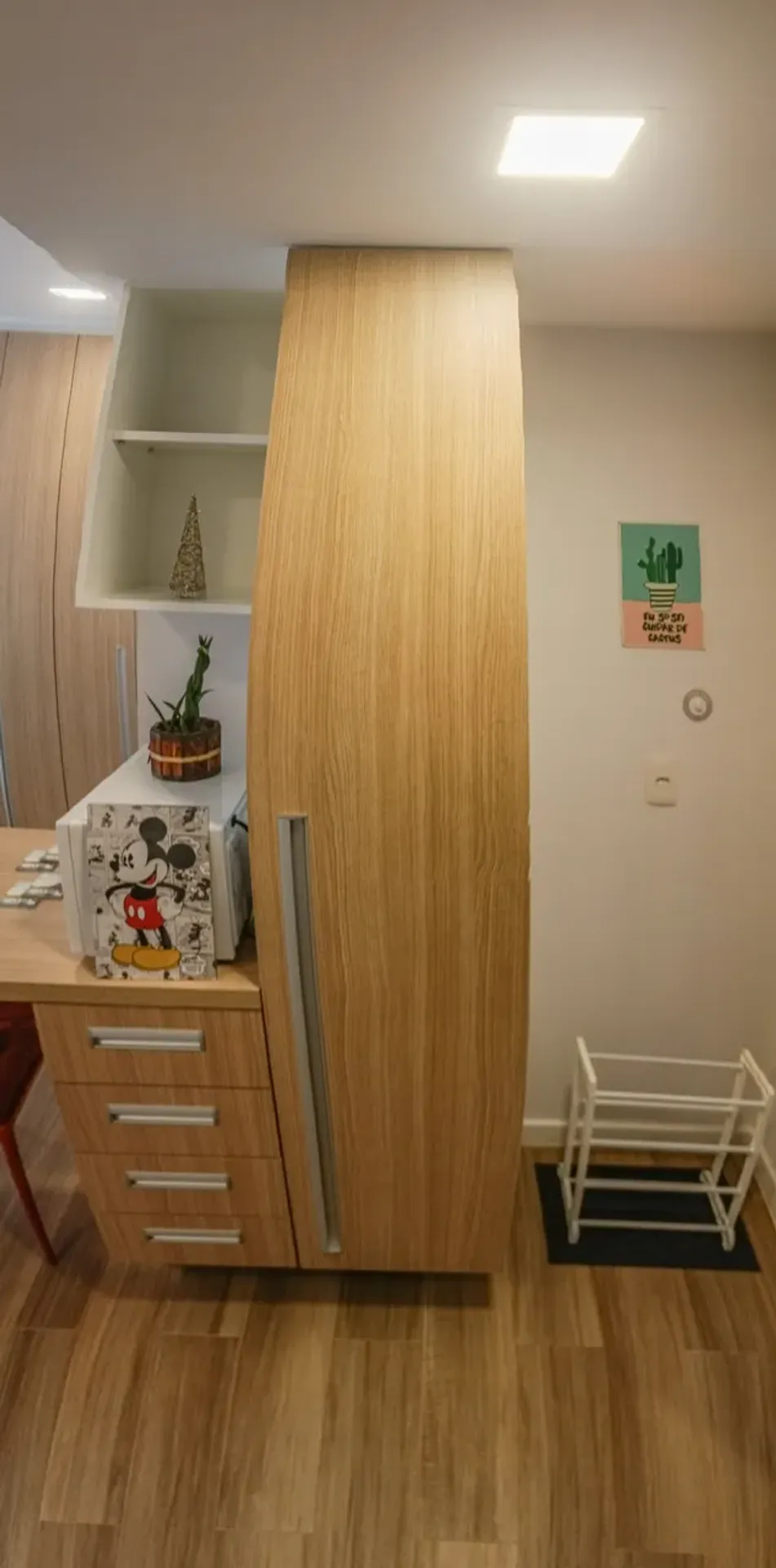 Furnished 1-bedroom apartment with open-plan kitchen — photo 10