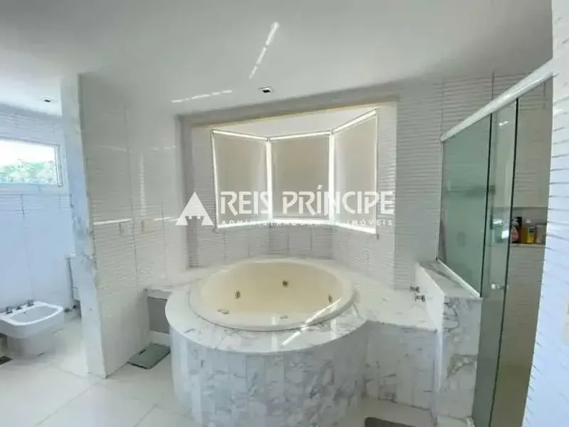 Duplex house with 5 bedrooms and a glass-enclosed balcony — photo 20