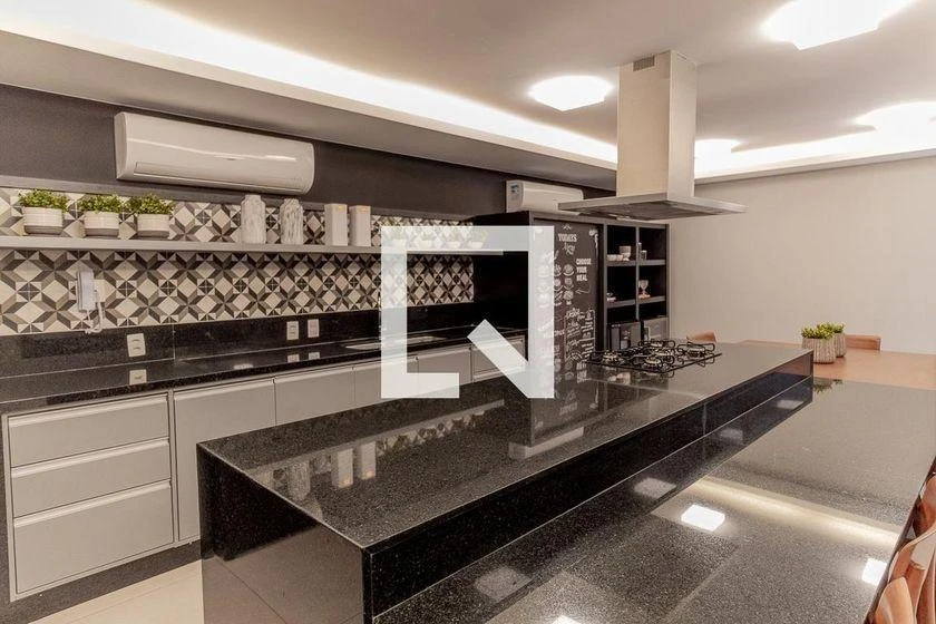 One-bedroom apartment in a building with a gym — photo 7