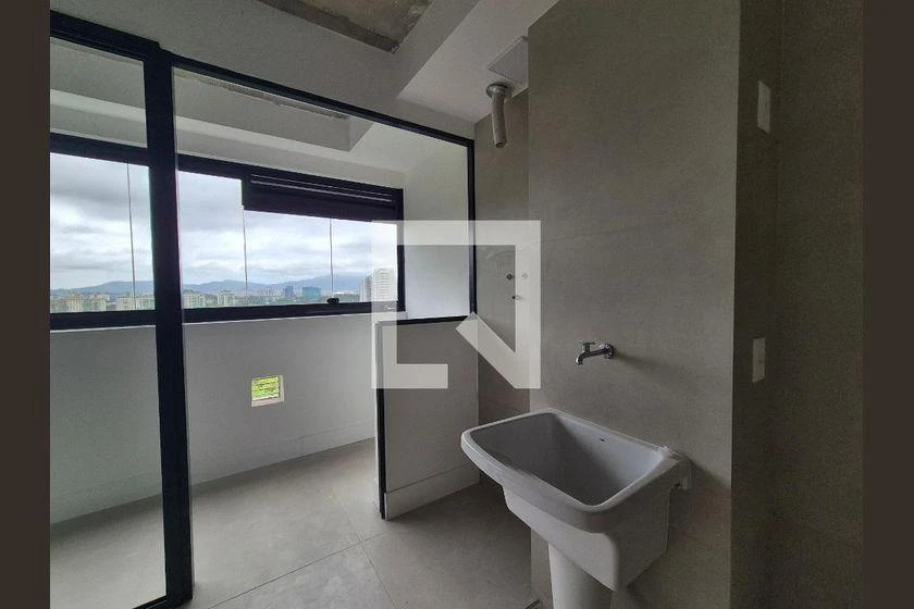 3-bedroom apartment with a mountain view in Rio de Janeiro — photo 20