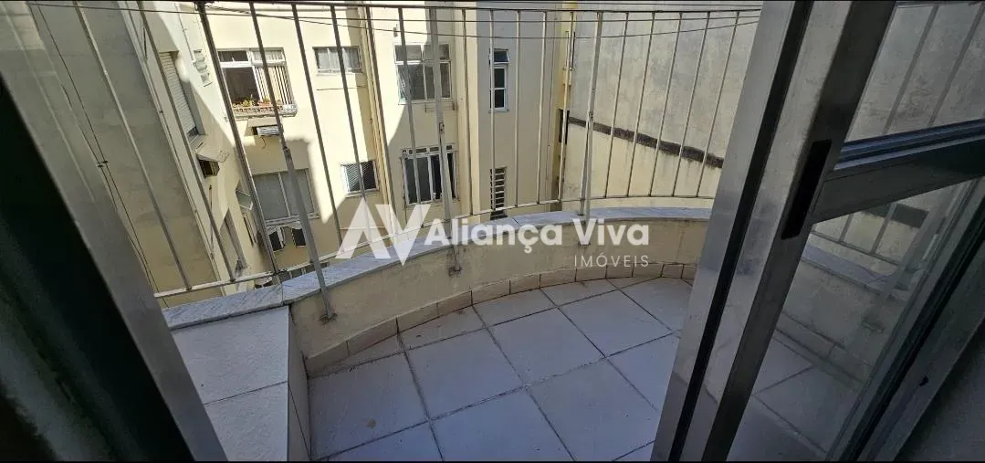 Apartamento mobiliado com 5 quartos e cozinha com fogão a gás — photo 15