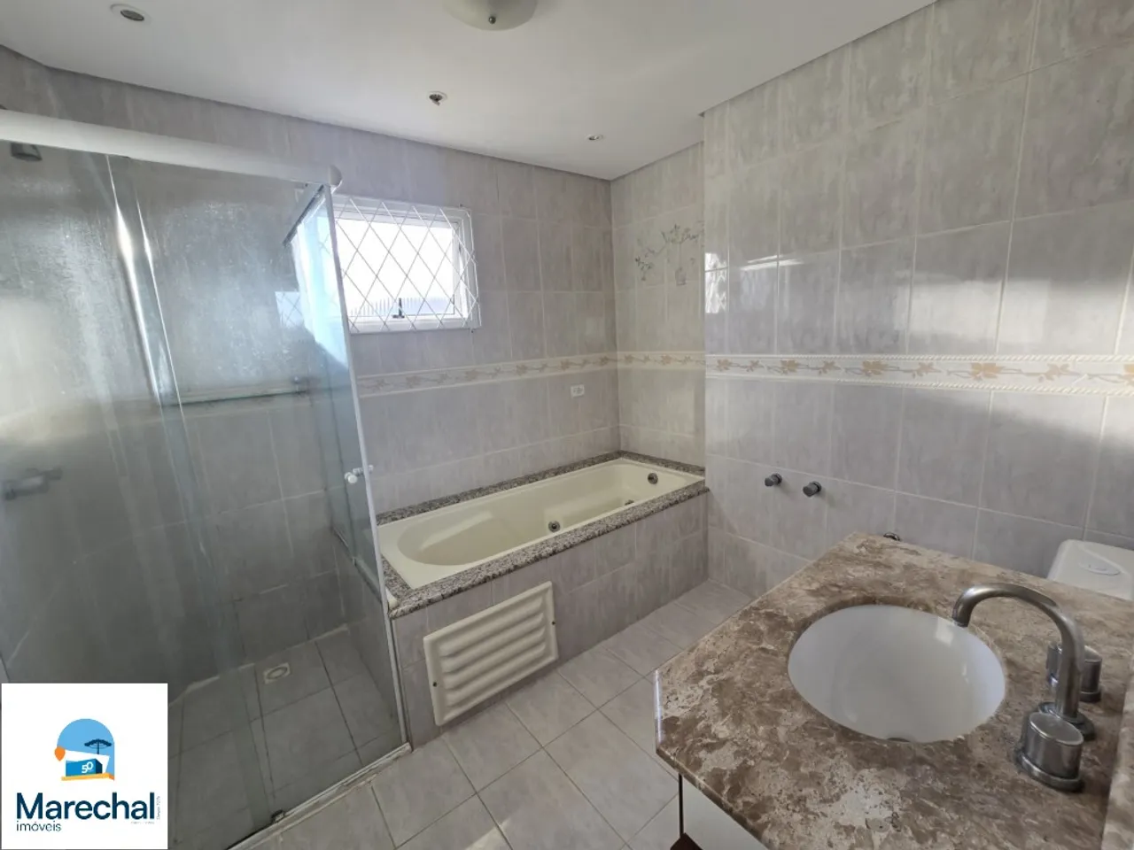 175 m² townhouse with 3 bedrooms and 2 parking spots — photo 20