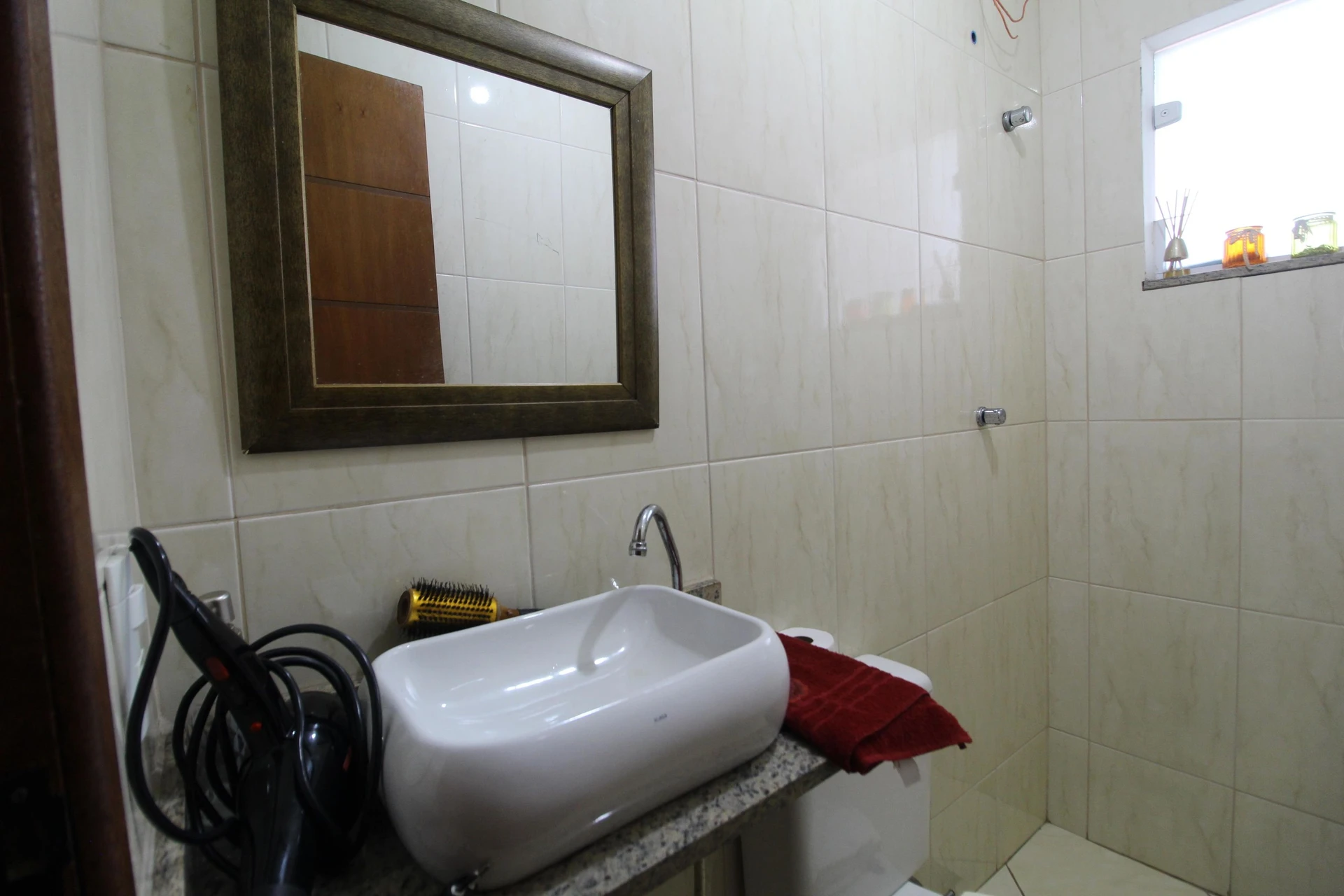 Rental apartment with 3 en-suite bedrooms and balcony — photo 40