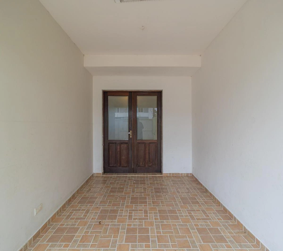 180 m² house with a home office and a bathtub — photo 31