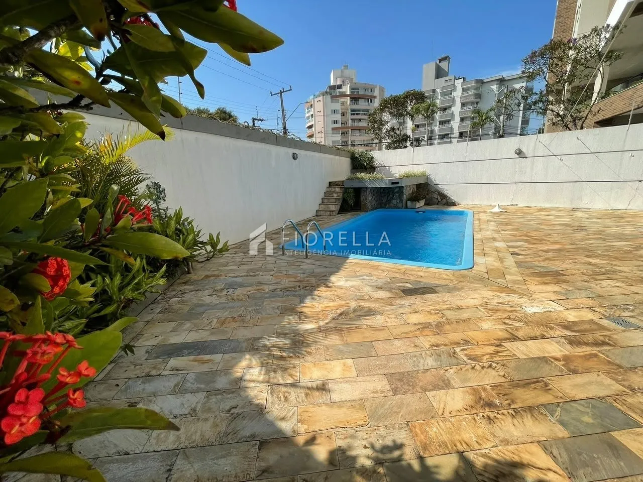 Furnished house, 376 m², with a water view — photo 20