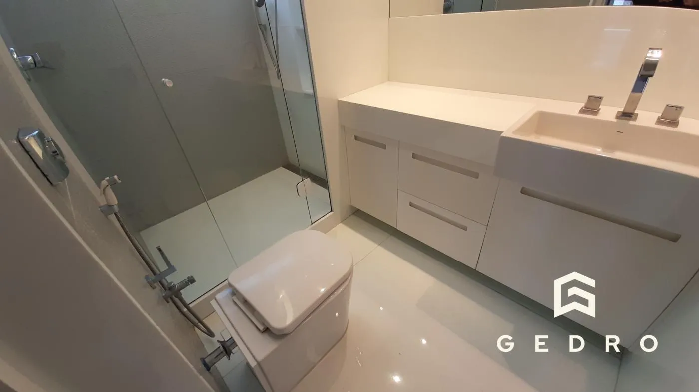 Furnished apartment, 320 m², with a water view — photo 25