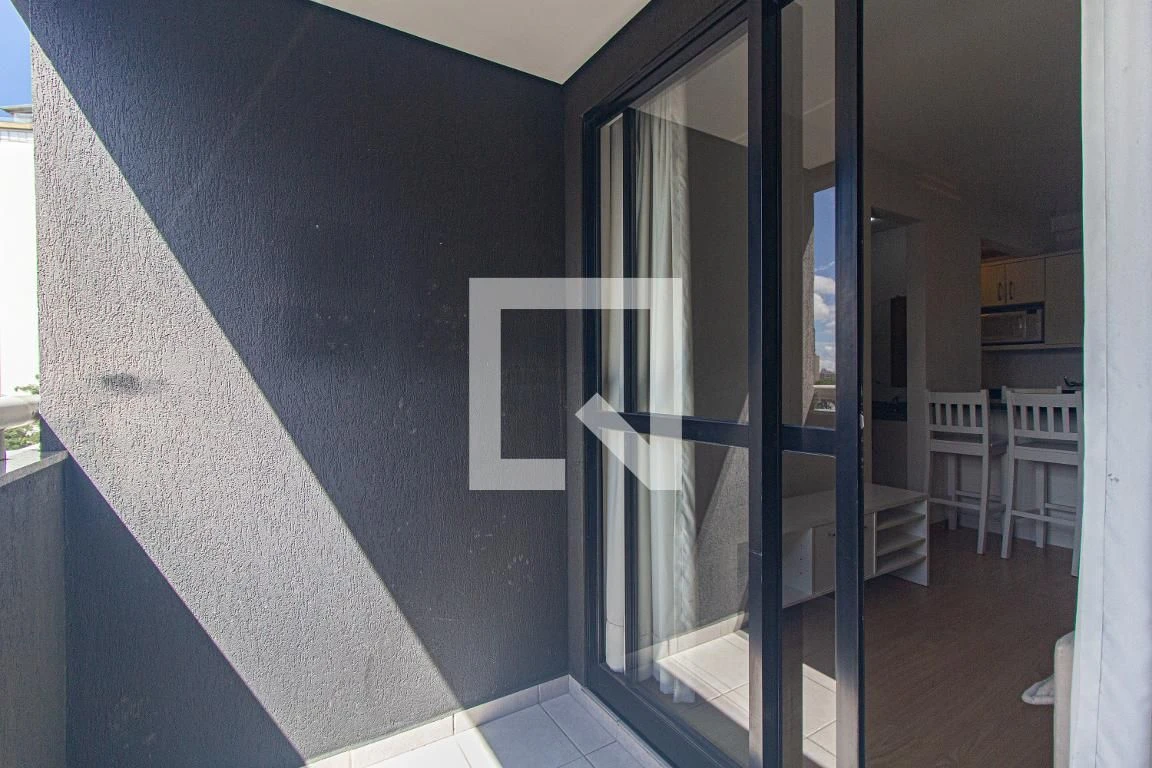 One-bedroom apartment in a building with a gym — photo 26
