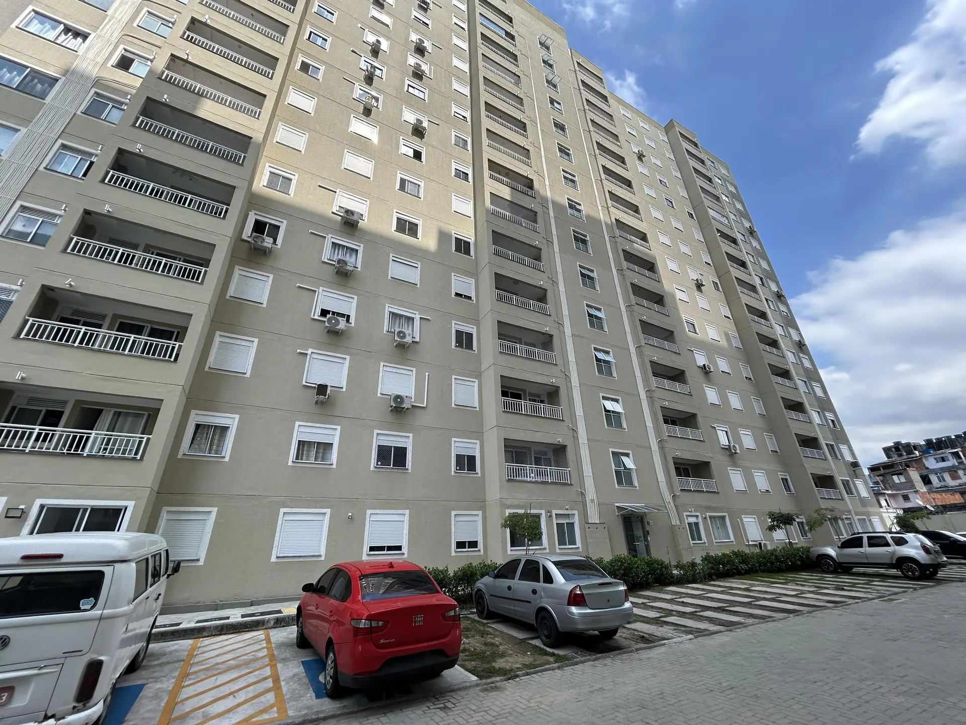Квартира з 2 спальнями, у будинку є басейн — photo 28