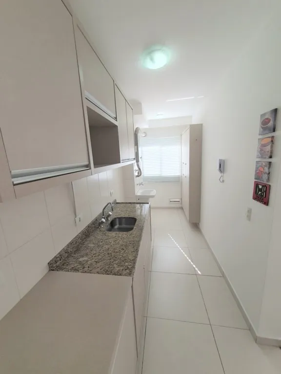 Apartamento de 2 quartos com cozinha fechada e fogão a gás — photo 13