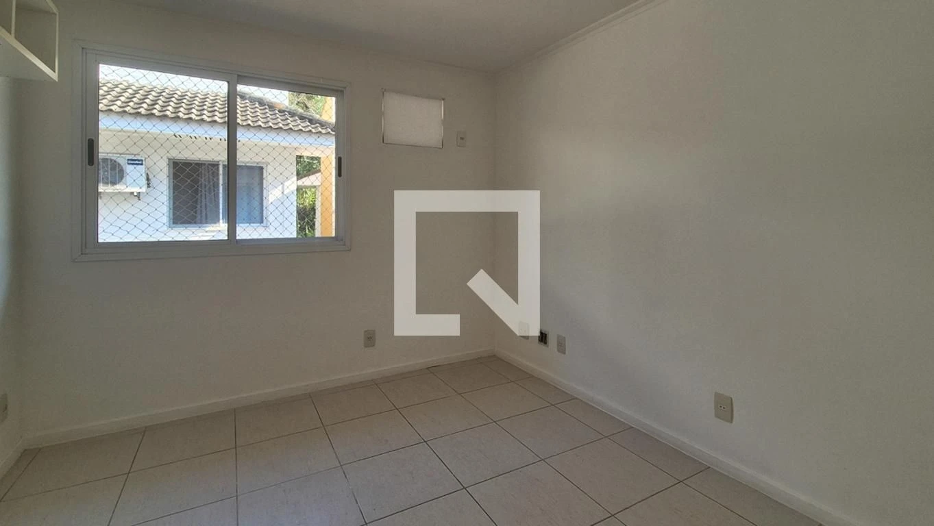 Casa de 4 dormitorios con balcón y 3 plazas de parking — photo 35
