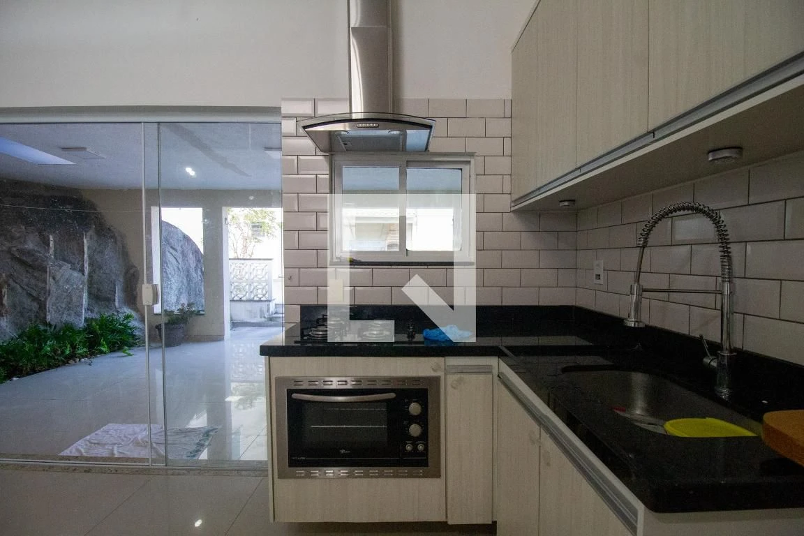 Дом 220 м² с грилем на балконе и собственным бассейном — photo 36
