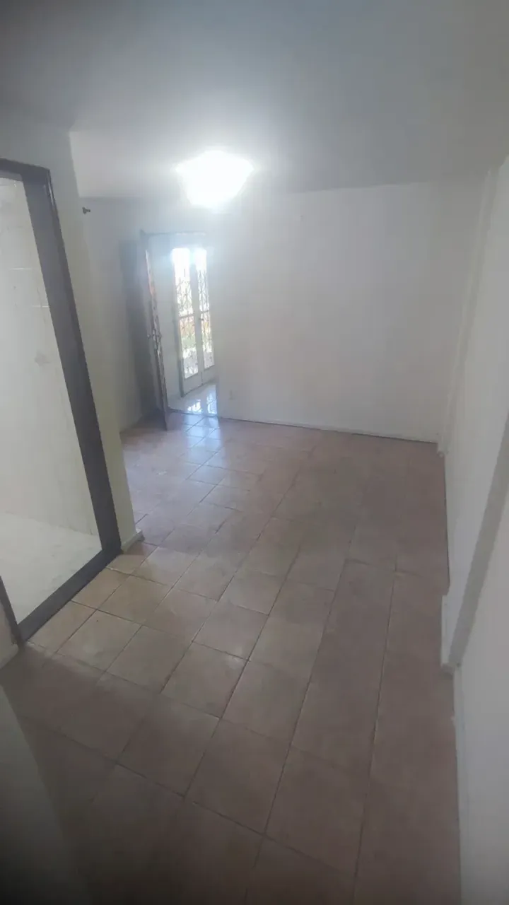 Ground-floor unfurnished apartment with 2 bedrooms and 1 bath