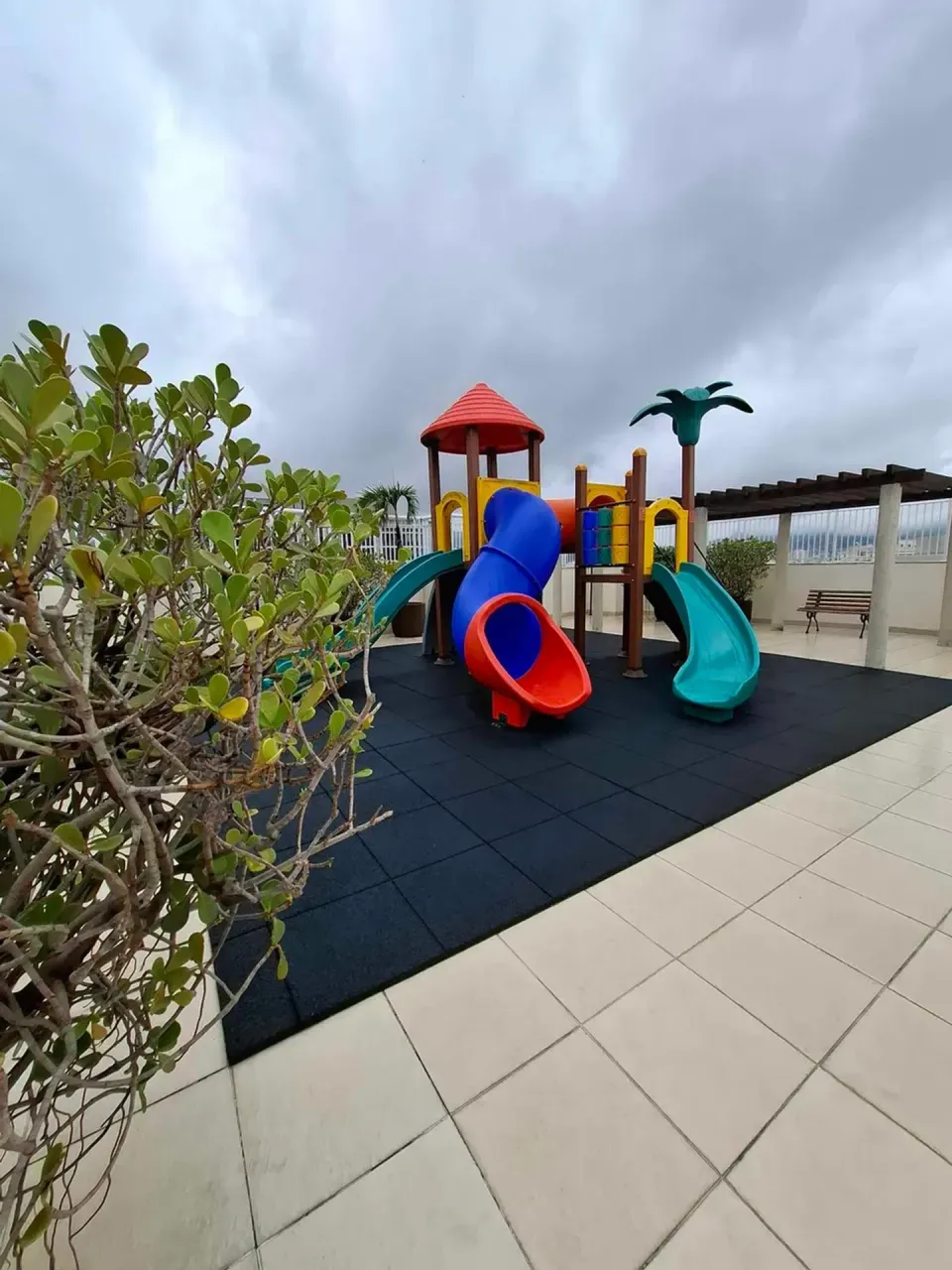 Apartamento com 2 quartos e cozinha fechada com coifa — photo 16