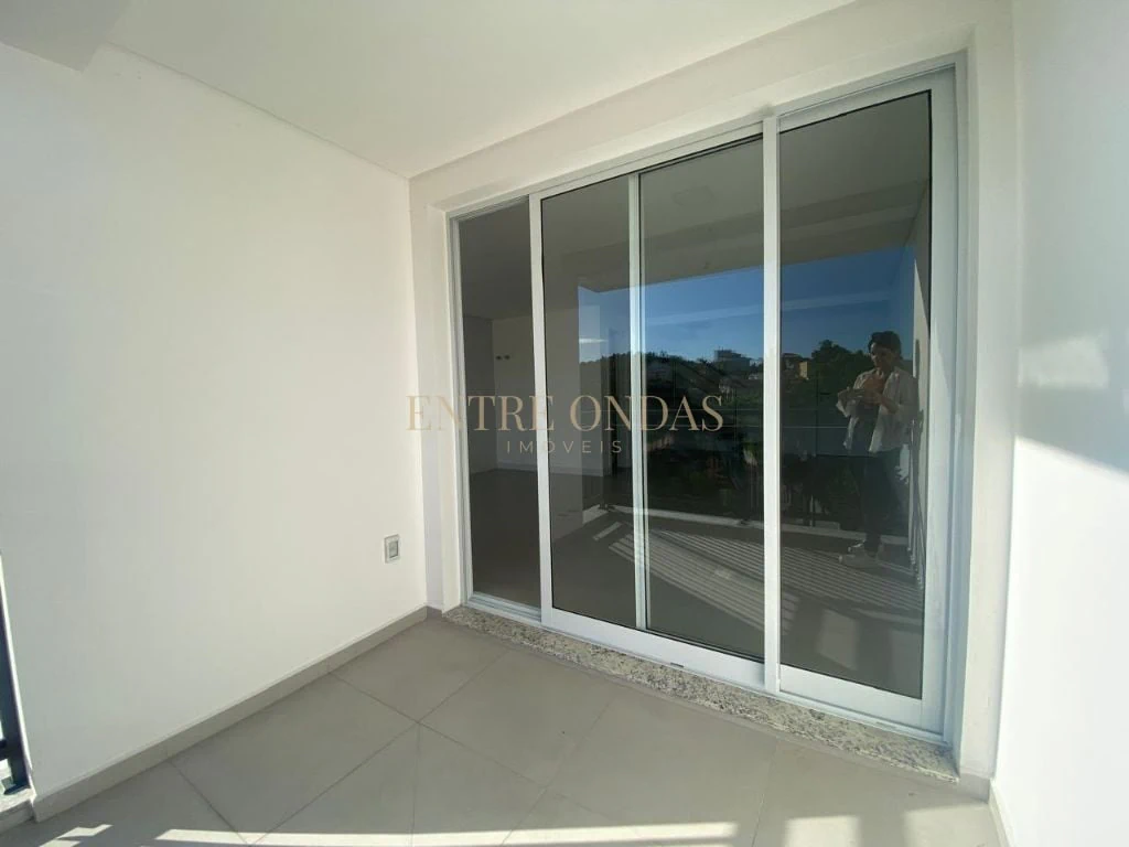Duplex apartment with enclosed balcony and open kitchen — photo 7