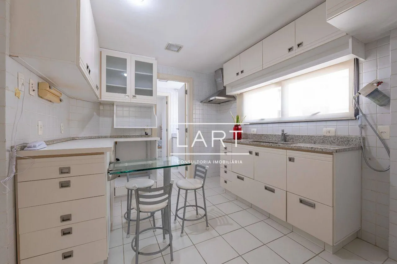 Apartamento com 3 quartos e armários embutidos — photo 20