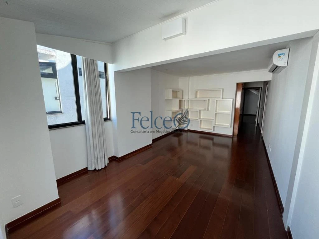 Penthouse apartment with 4 en-suite suites — photo 5