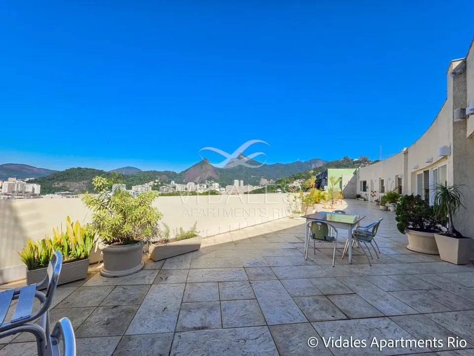 Furnished 715 m² apartment with 4 en-suite bedrooms — photo 64