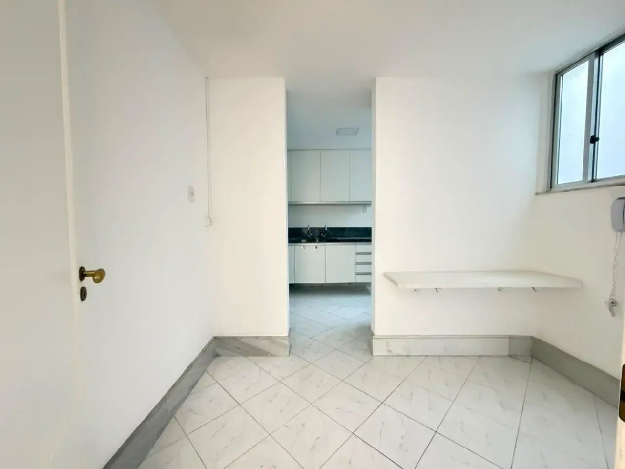 131 m² apartment with 3 bedrooms and 2 bathrooms — photo 2