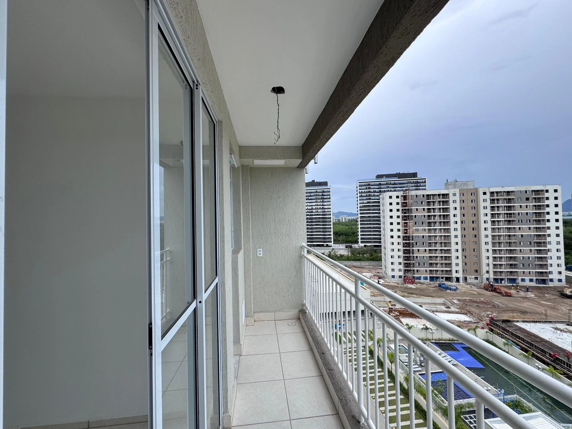 Rental apartment with 2 bedrooms, 1 suite and 1 parking