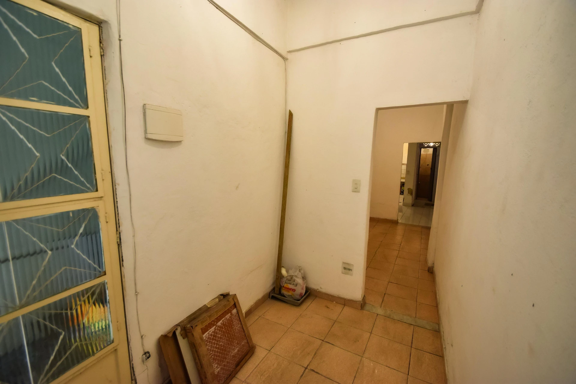 Unfurnished studio with no parking and 1 bedroom — photo 14