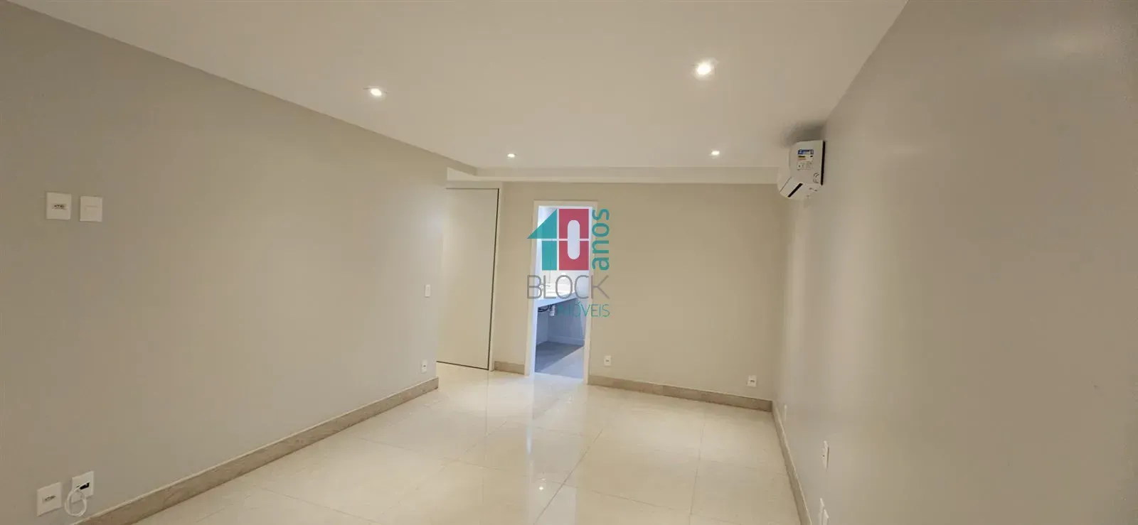 House with 4 bedrooms, 3 en-suites, 11 bathrooms and 2 parking — photo 38