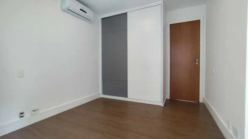 165 m² apartment with 3 bedrooms and 5 bathrooms — photo 4