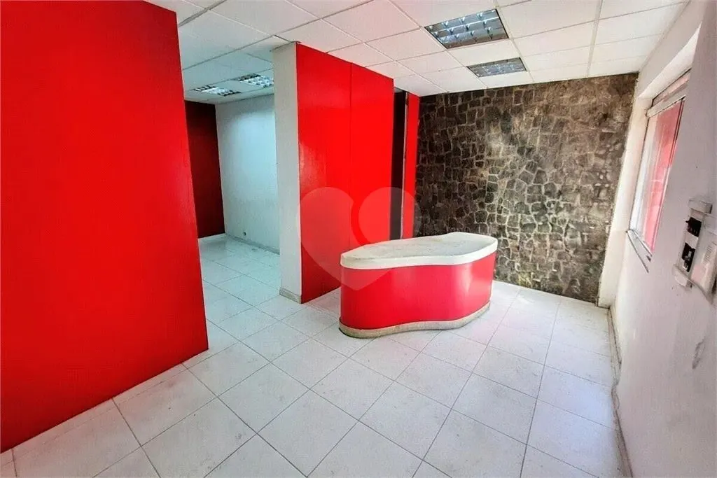 Unfurnished house with 5 bedrooms and 5 bathrooms — photo 4