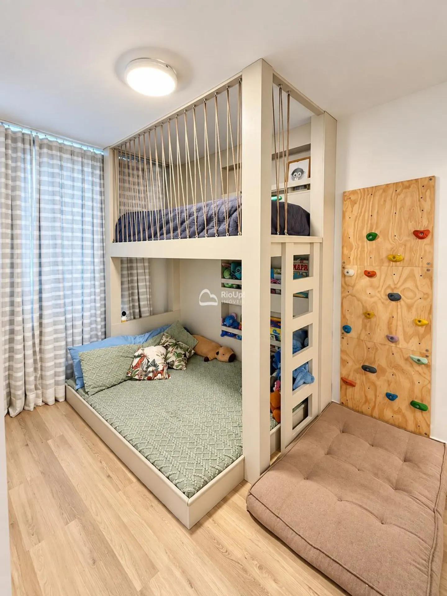 117 m² apartment with a washing machine and a home office — photo 7