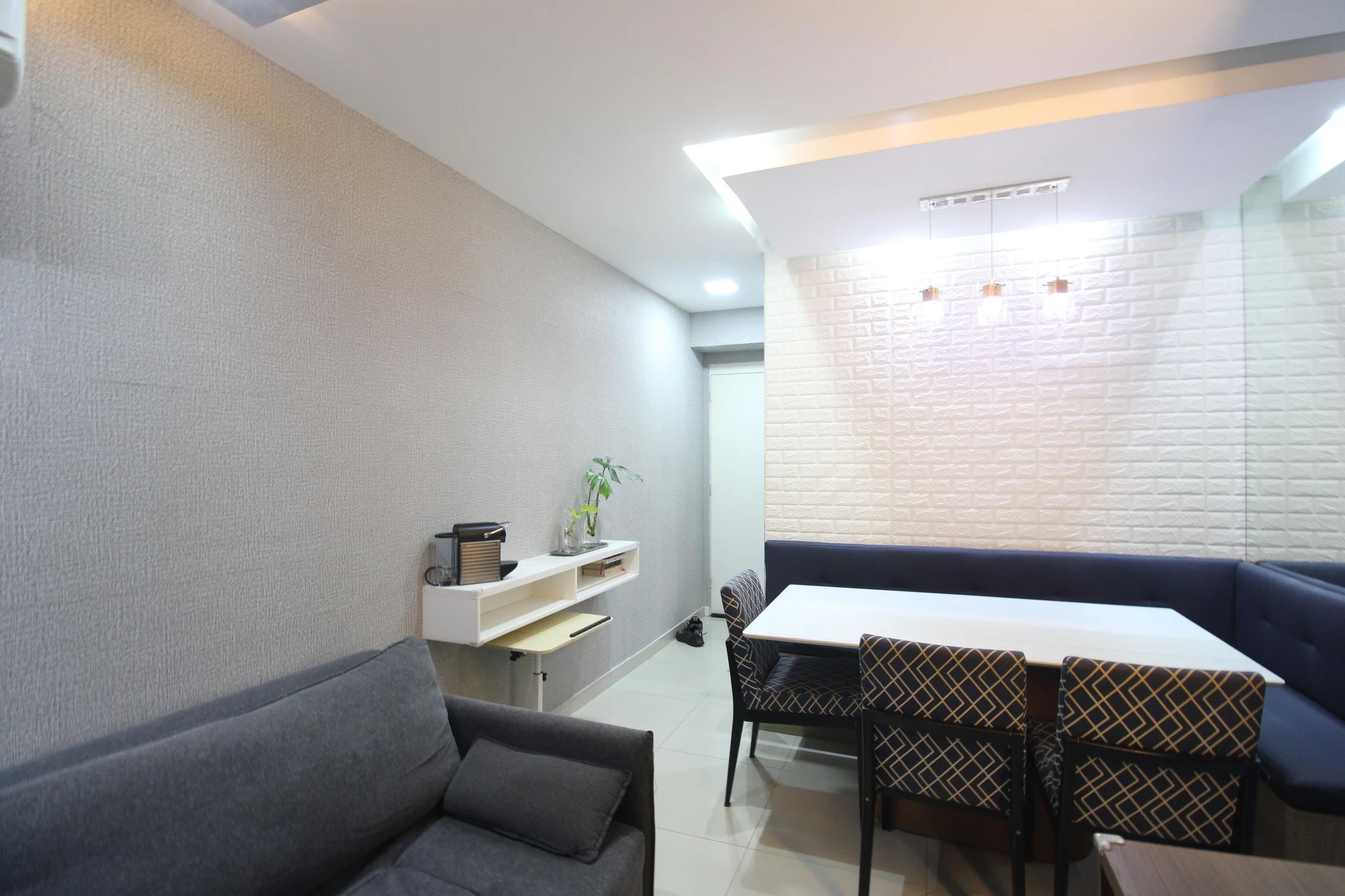 Furnished 2-bedroom apartment with a balcony — photo 26