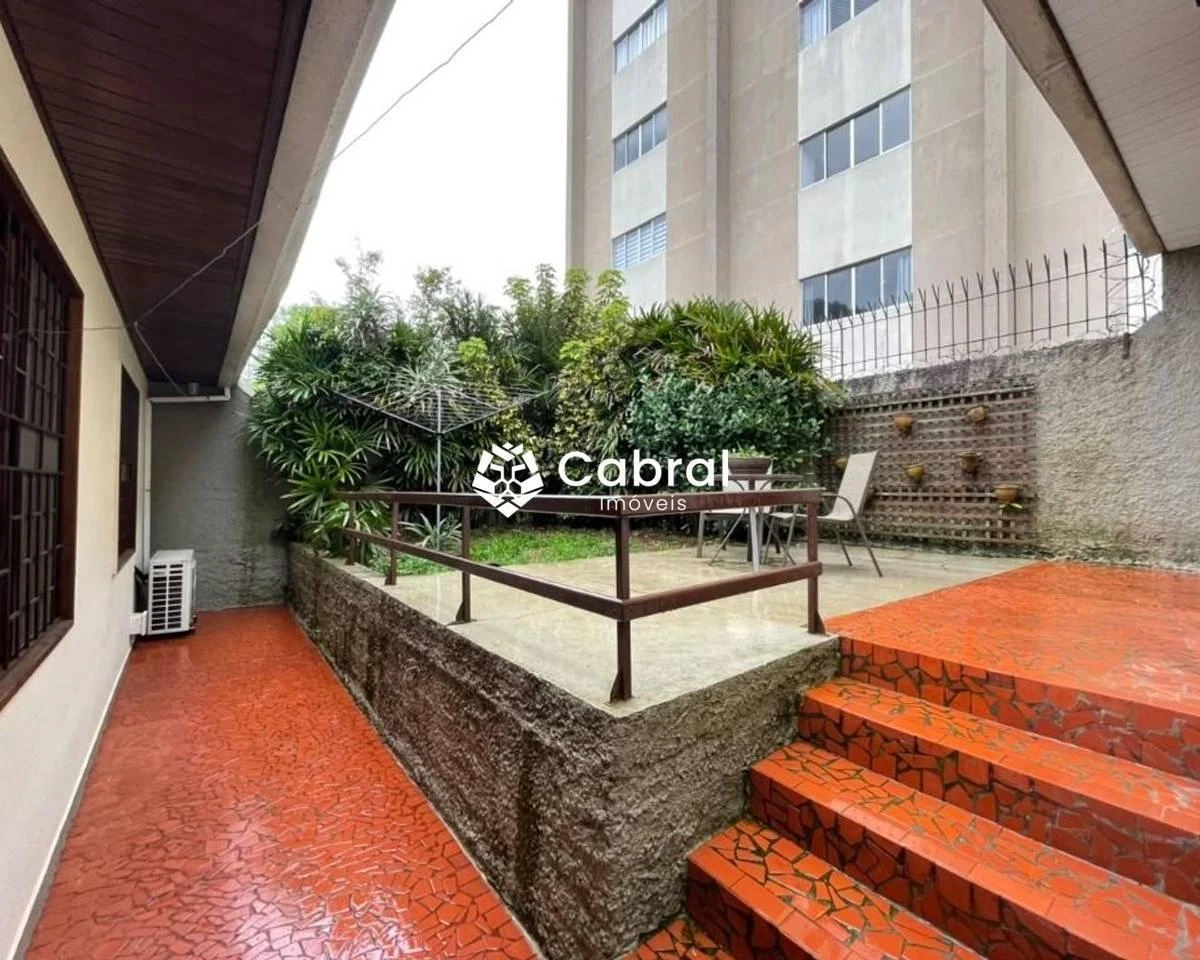 Casa com 3 dormitórios, suíte e jardim privado — photo 36